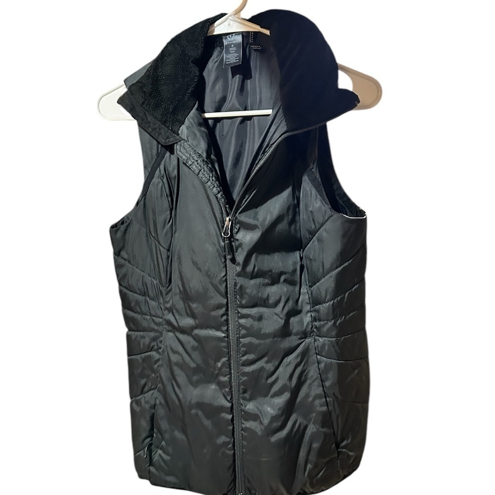 Champions Black Quilted Vest with Soft Collar and Insulation - Picture 2 of 5